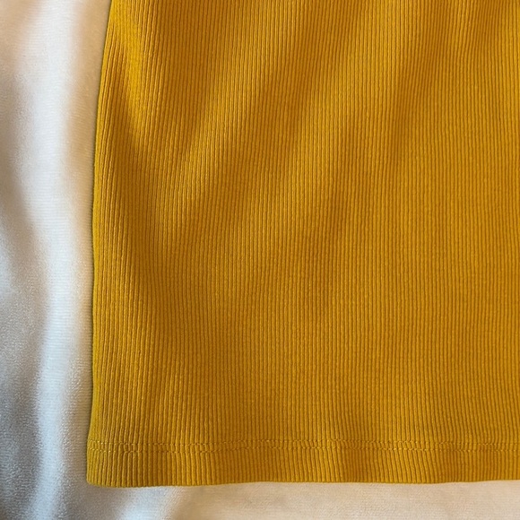 Zara Yellow Long Sleeve ribbed slightly cropped top size 9 youth - Picture 4 of 8